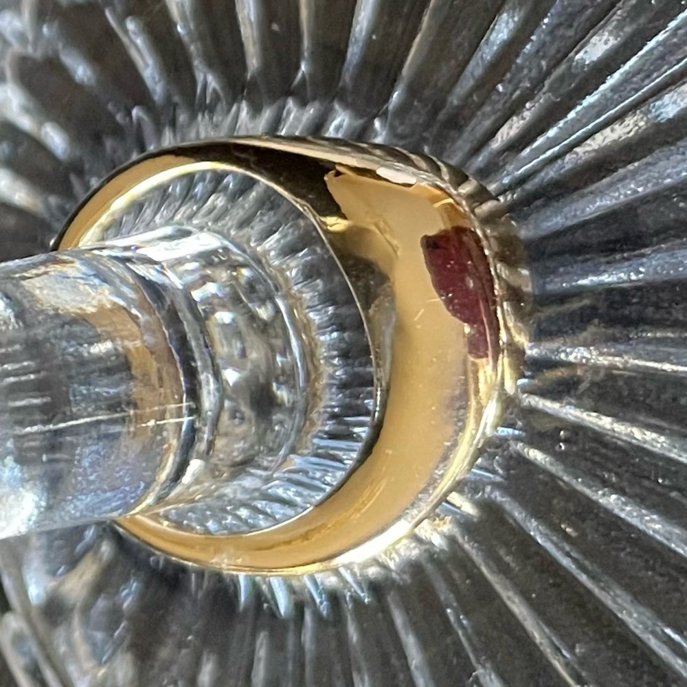 GOLD TONE DOME RING SIZE 6-6.5    NEW IN GIFT BOX. - Picture 4 of 6
